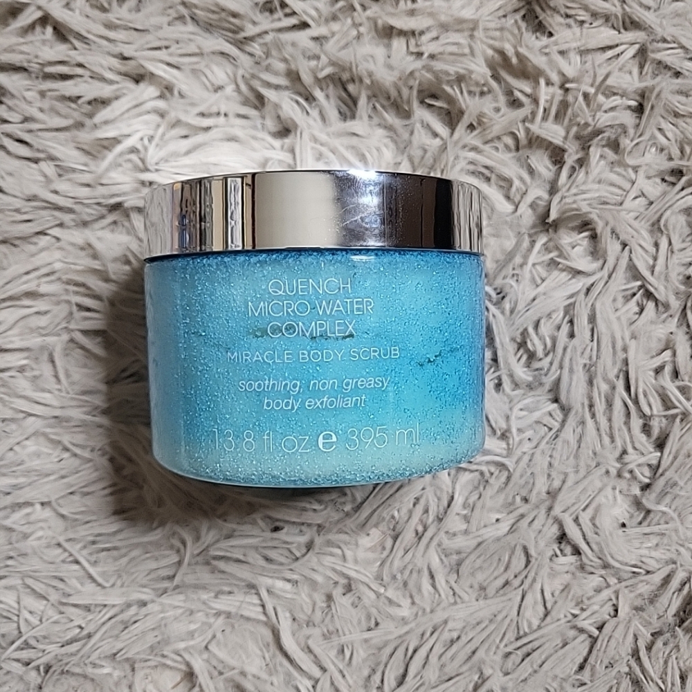 Quench Micro Water Complex Miracle Body Scrub 13.8 fl oz / 395 mL  New NWOB ✨️💫